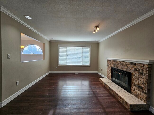 Photo du bâtiment - 32985 Malahat Pl