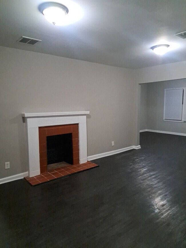 Foto del edificio - MOVE IN SPECIAL 1/2 OFF 1st full month if you move in by 7/1