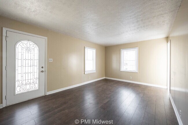 Foto del edificio - "Charming 3-Bedroom Haven in Indianapolis ...