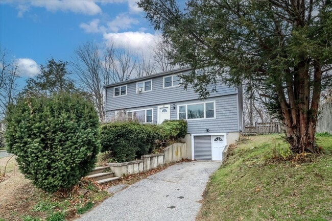 Foto del edificio - 32 Pleasant St