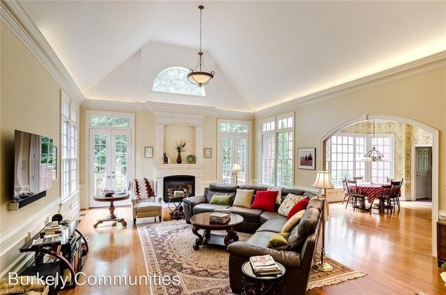 Building Photo - 5 br, 3.5 bath House - 5 Elm Ridge Ct.