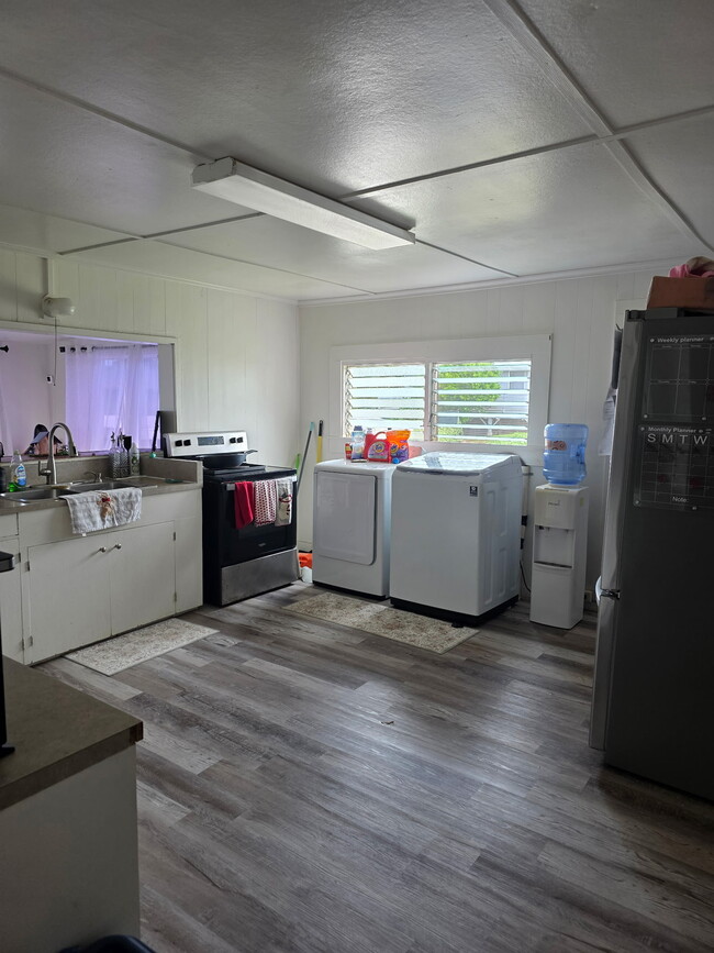 Building Photo - 29 Ai St