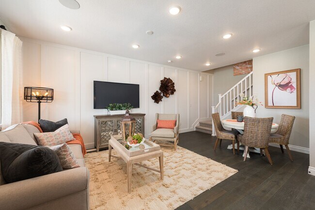 Building Photo - Model Home - Superb townhome in great loca...