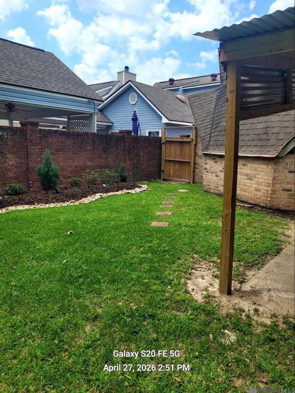 Foto del edificio - 15444 Summerwood Ave