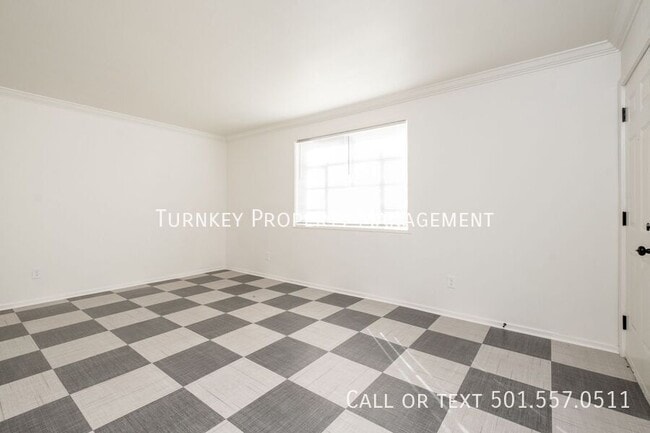 Building Photo - 615 Sherman St
