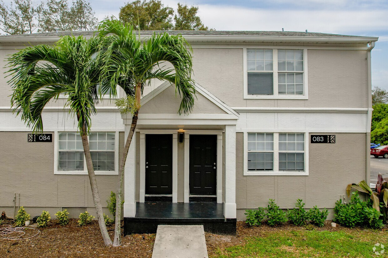 Primary Photo - Oakwood Townhomes