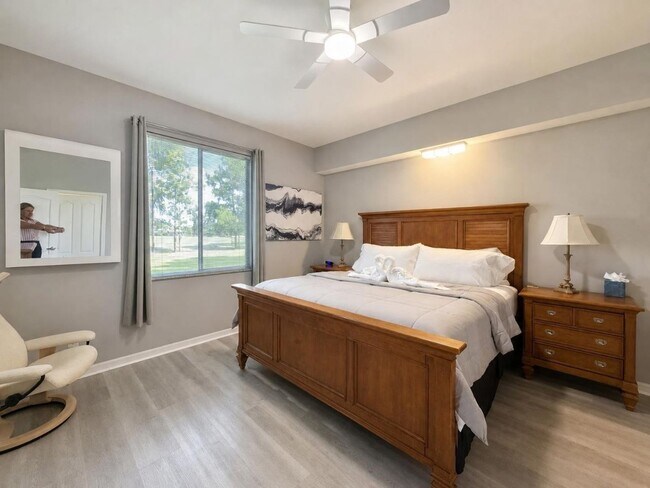 Building Photo - Beautifully furnished 2BR/2BA first-floor condo