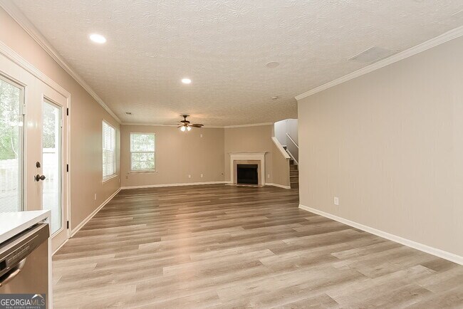 Building Photo - 124 Drury Ln