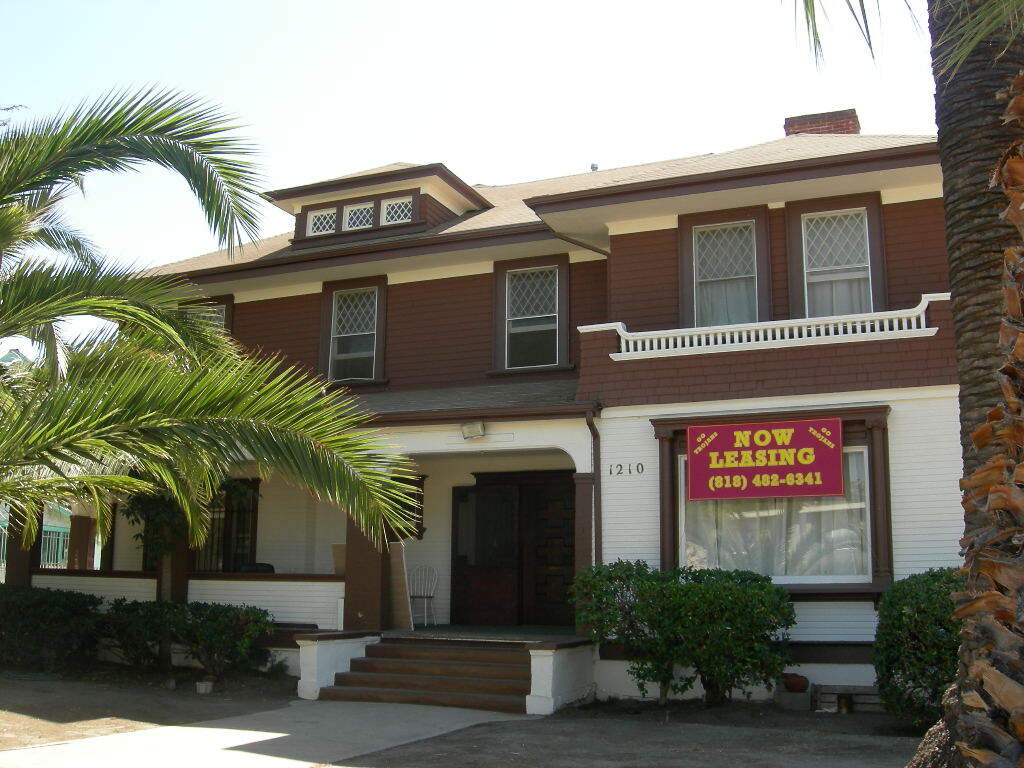 Primary Photo - 1210 W 28th St