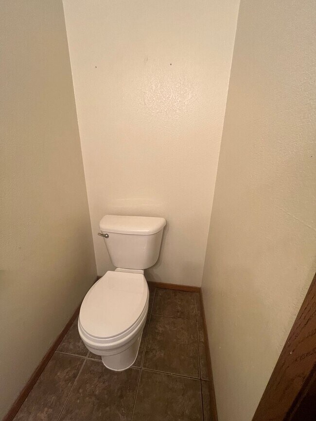 Foto del edificio - Townhouse with Garage!