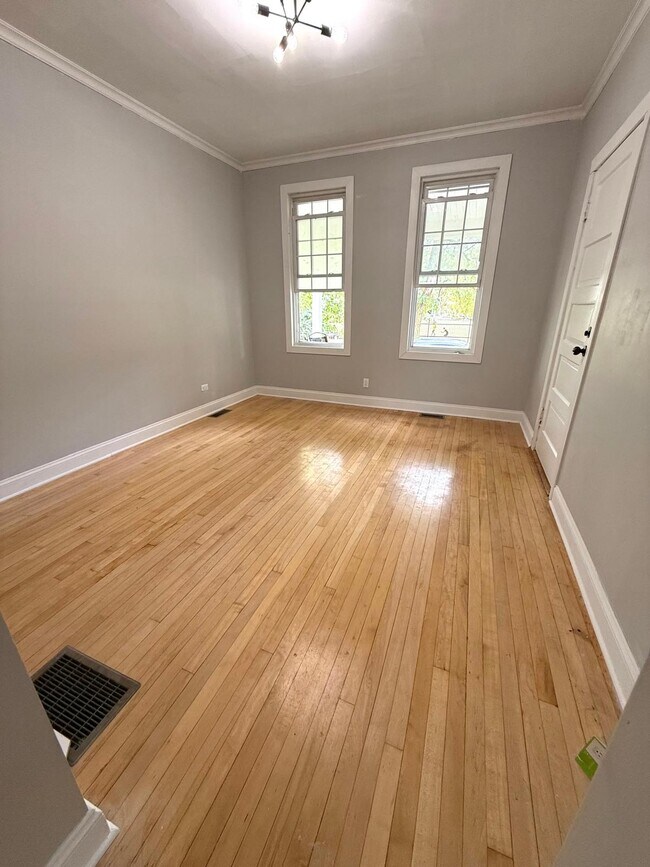 Foto del edificio - 3714 W Cortland St