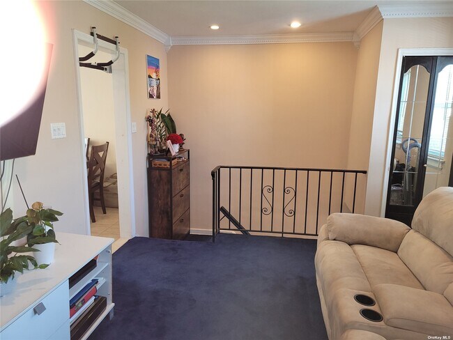 Building Photo - 247-26-247-76 76th Ave