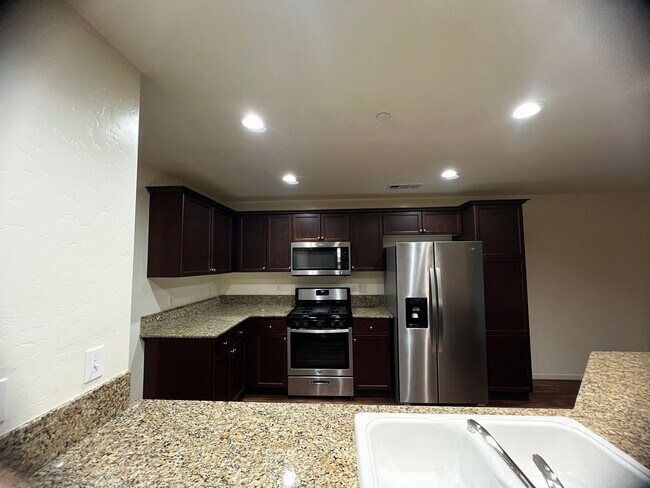 Foto del edificio - 547 Alpha St