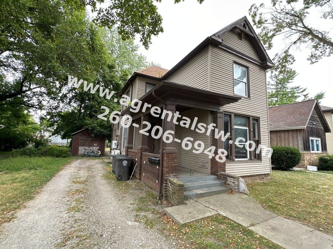 2411 Fox Ave Unit Apt C, Fort Wayne, IN 46807 Room for Rent in Fort