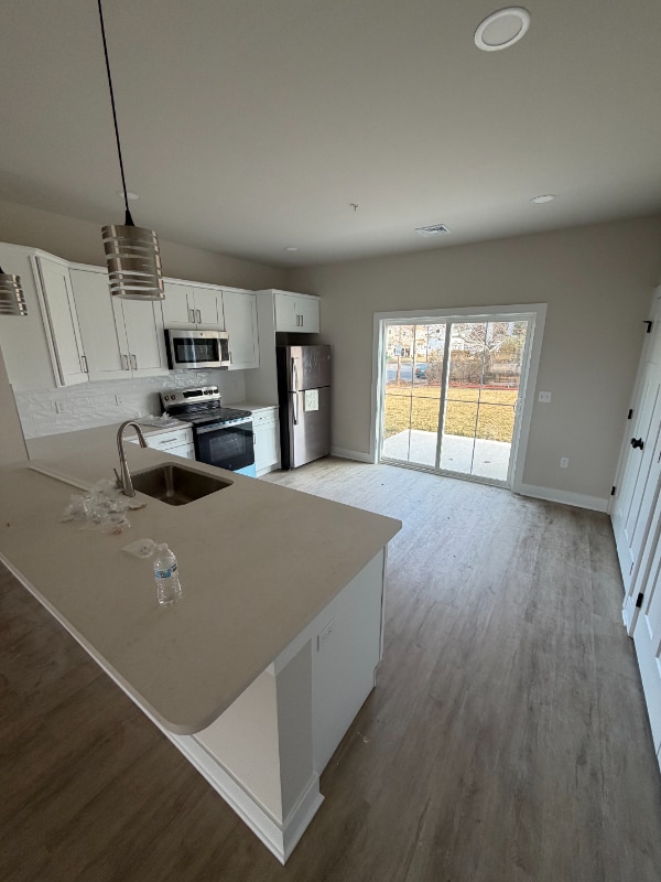 Building Photo - 1411 Greenview Dr