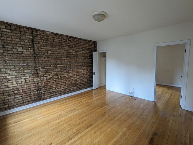 Building Photo - 3040 N Whipple St