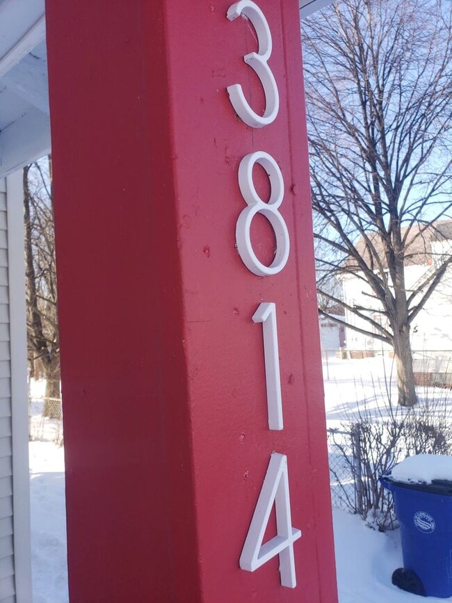 Building Photo - Charming 3-Bedroom Single Family Home Now Available for Rent