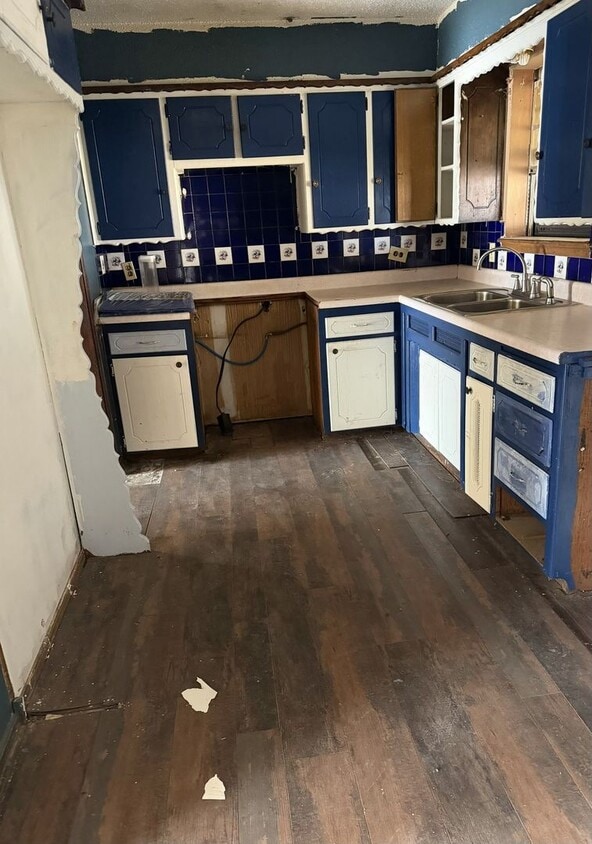 Building Photo - Make Ready Home!