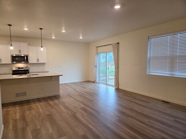 Foto del edificio - Great home in new Monument development