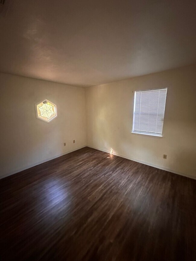 Building Photo - 2979 Woodrich Dr