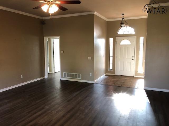 Foto del edificio - 4800 Pinehurst Dr