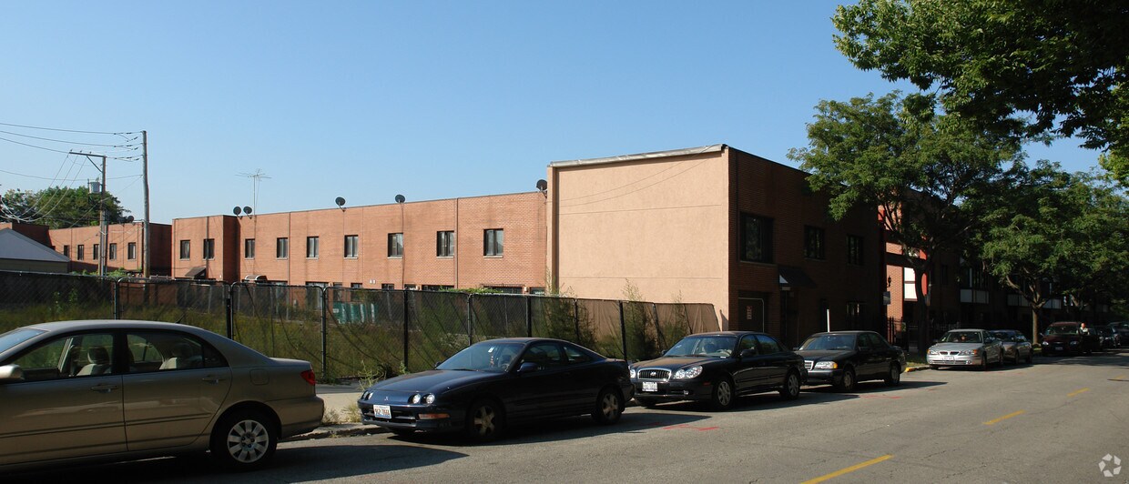 Building Photo - Oriental Terraces