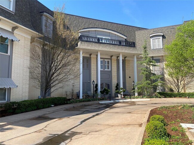 Foto del edificio - 1114 Sherwood Ln