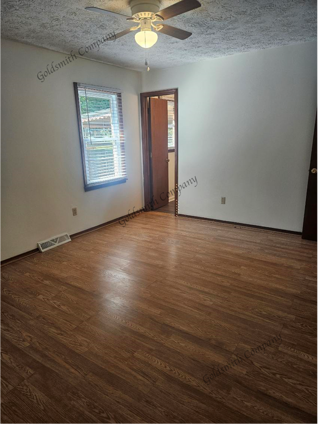 Building Photo - "3-Bed, 2-Bath Gem in Greenville – Spacious 1,532 Sq Ft Home on Wilma Drive!"