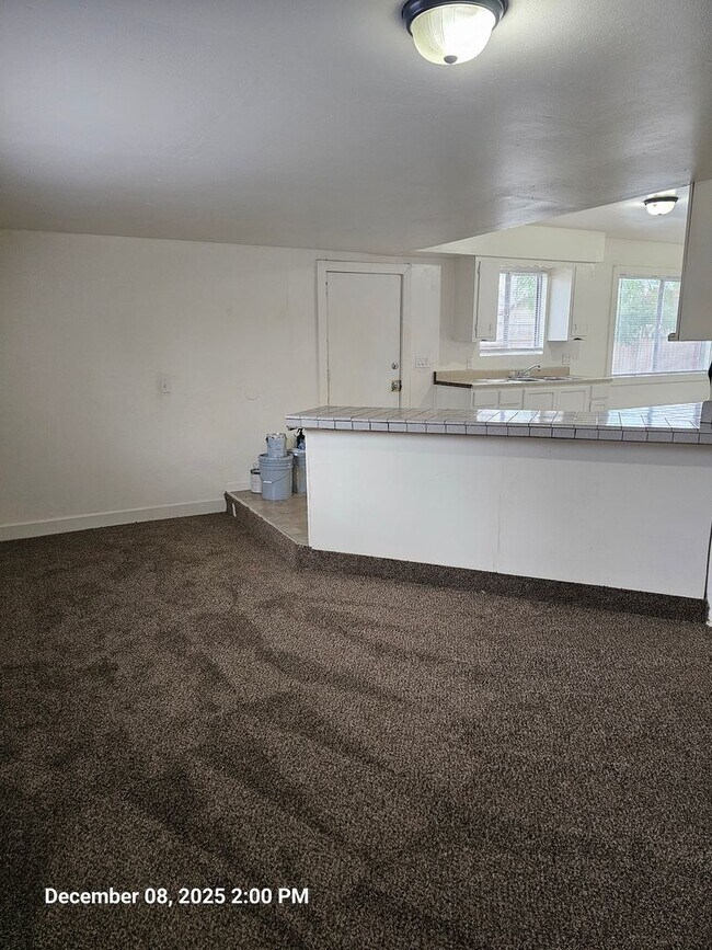 Foto del edificio - 560 S G St