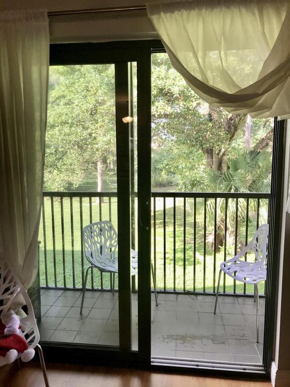 Foto del edificio - 21894 Lake Forest Cir