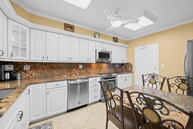Building Photo - 3850 Galt Ocean Dr