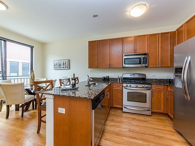 Foto del edificio - 1145 N Cambridge Ave