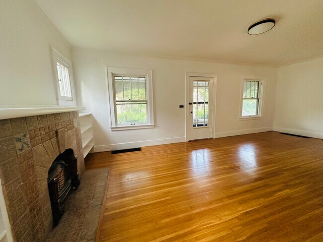 Foto del edificio - 353 Hillcrest Ave