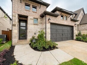 Building Photo - 9316 Paintbrush Dr