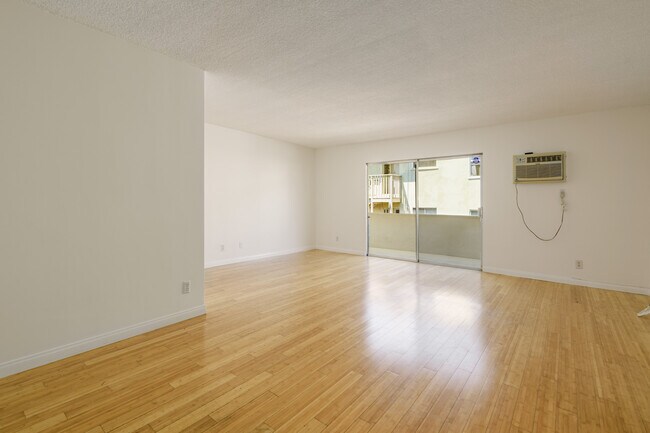 Sala de estar - 2803 Arizona Ave