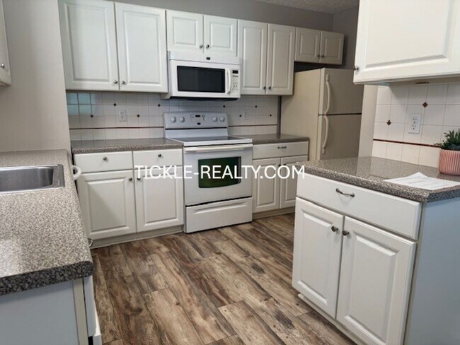 Foto del edificio - 1 Bedroom Condo in Fairport