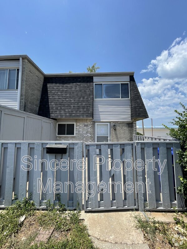 Building Photo - 202 Jason Dr