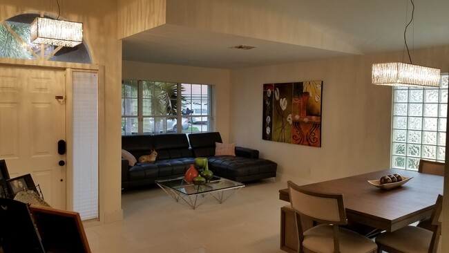 Foto del edificio - 1362 SW 178th Way