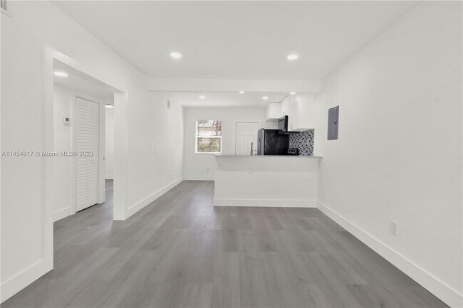 Foto del edificio - 4045 NW 23rd Ct