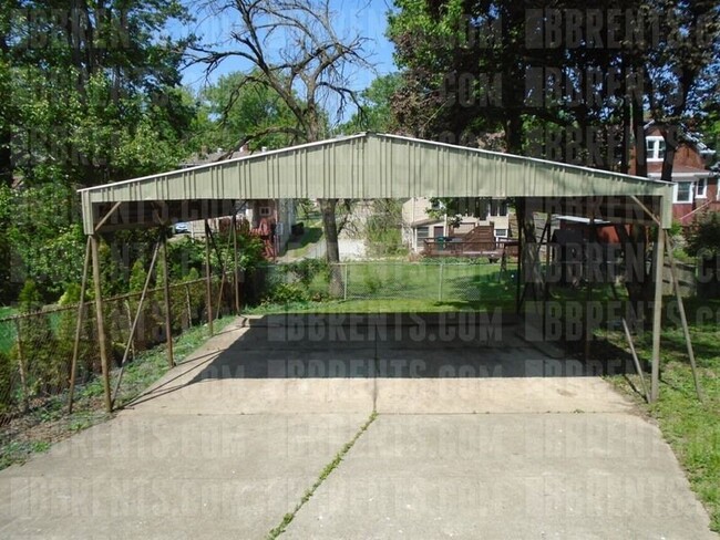 Building Photo - 3219 Glenmore Ave