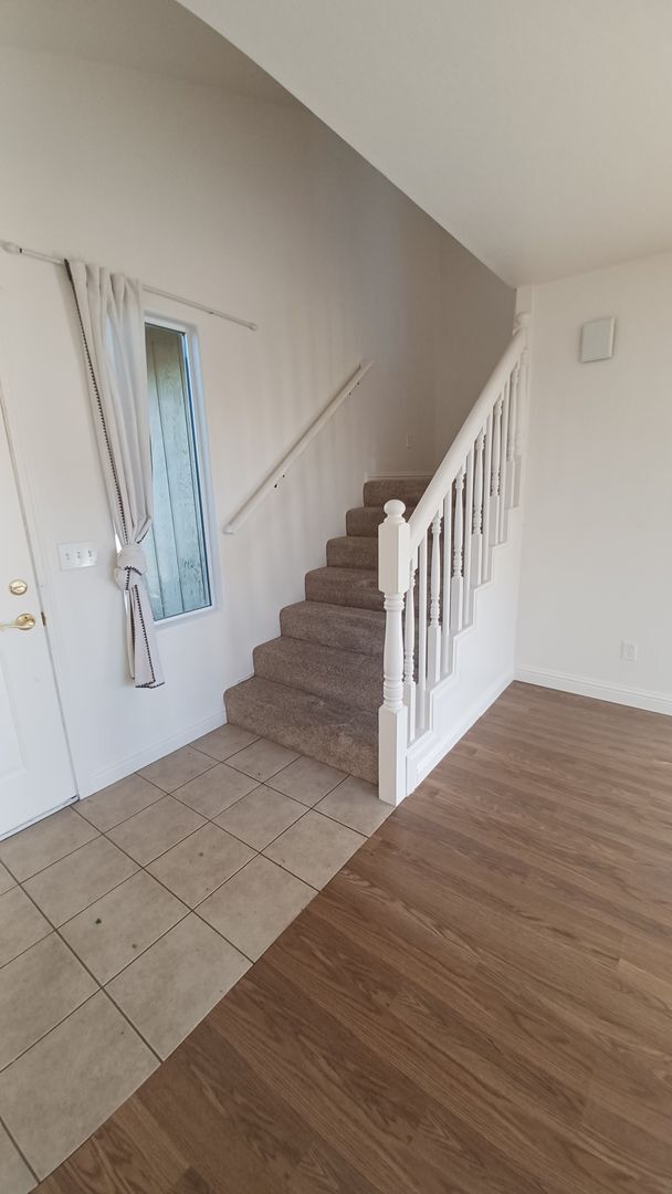 Building Photo - Bright Two-Story 3BR Home Near the Beach with Private Yard