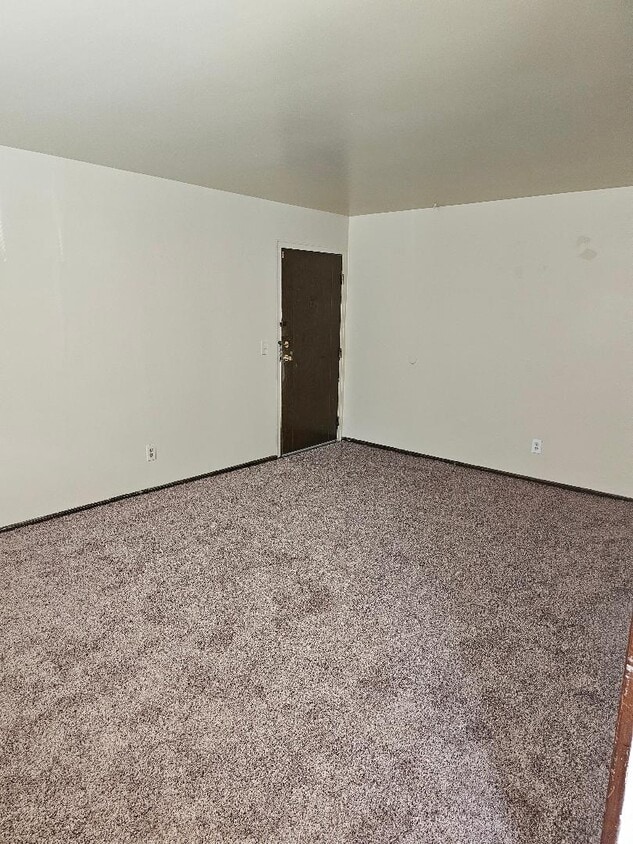 Sala de estar - 3449 McHenry Ave