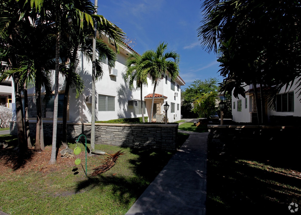 127 Santillane Ave - Santillane Apartments