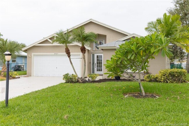 Foto del edificio - 8965 SW Chevy Cir