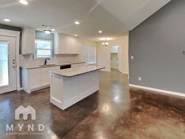 Building Photo - 2715 San Gabriel Dr