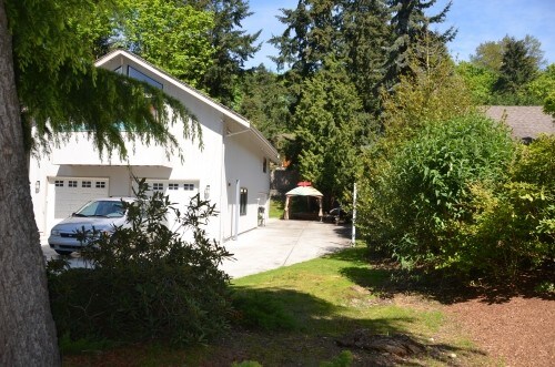 Building Photo - Newport Shores - 4 bedrooms + den