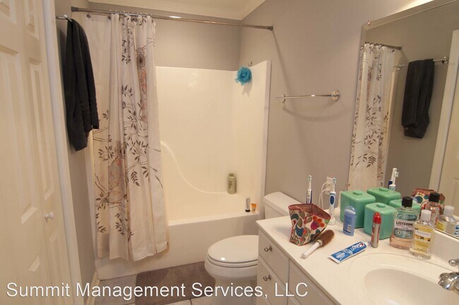 Building Photo - 3 br, 3.5 bath House - 518 Lee Cove