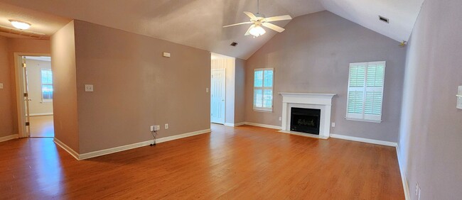Foto del edificio - 3 Bedroom 2 Bathroom Single Story Home in ...