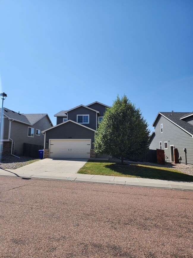 Beautiful 2-Story Home with Finished Basem... - Beautiful 2-Story Home with Finished Basem...