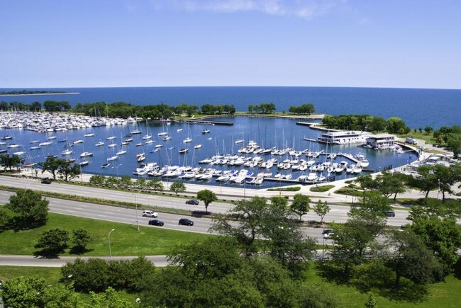 Foto del edificio - 3135 N Lake Shore Dr